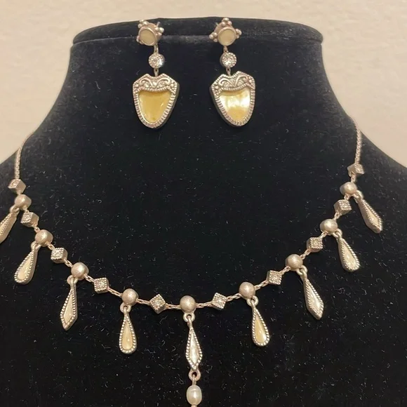 Vintage Silver, Mother of Pearl Necklace & Earrings Sold as Set! - Picture 4 of 5